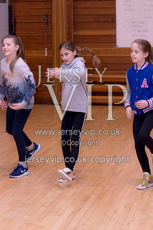 825