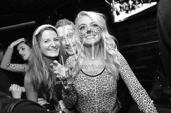 PG (19)