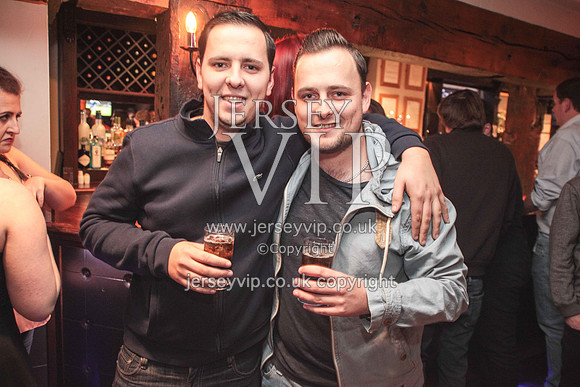 Jon (40)